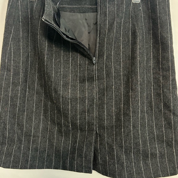 Hillard & Hanson Charcoal Pinstripe Pencil Skirt - Picture 4 of 5